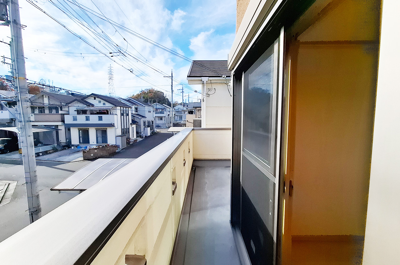 バルコニー：洋室②と洋室③から出入りできます。