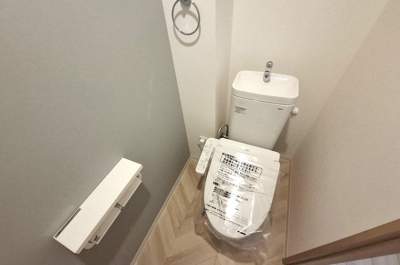 トイレ：便器・温水洗浄便座新調