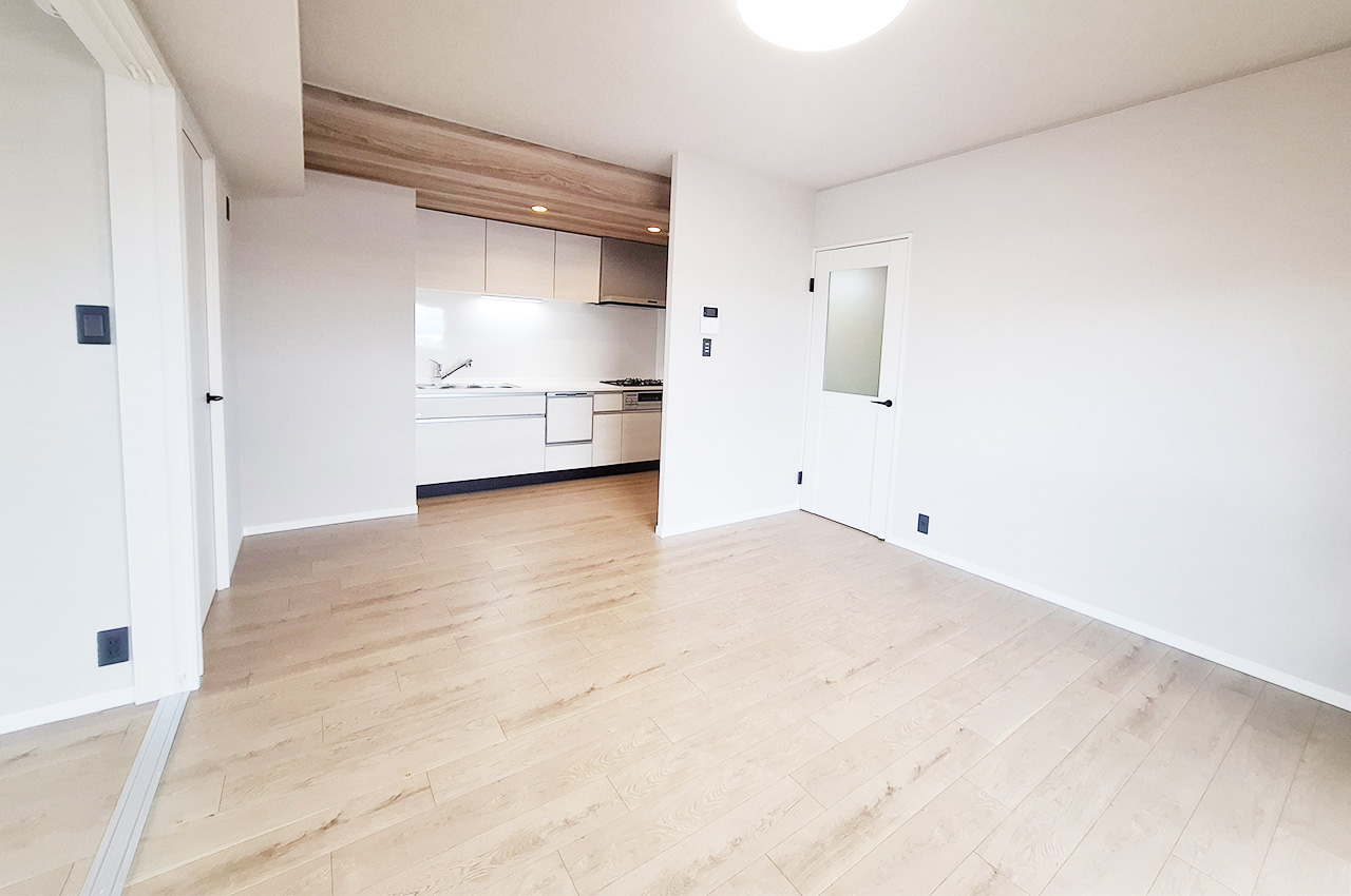 LDK：クロスやフローリングを貼替えるなどリフォーム済み。