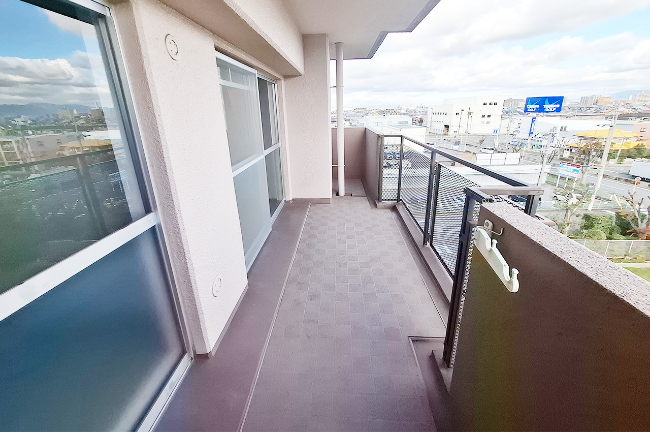 バルコニー（洋室2・洋室3側）