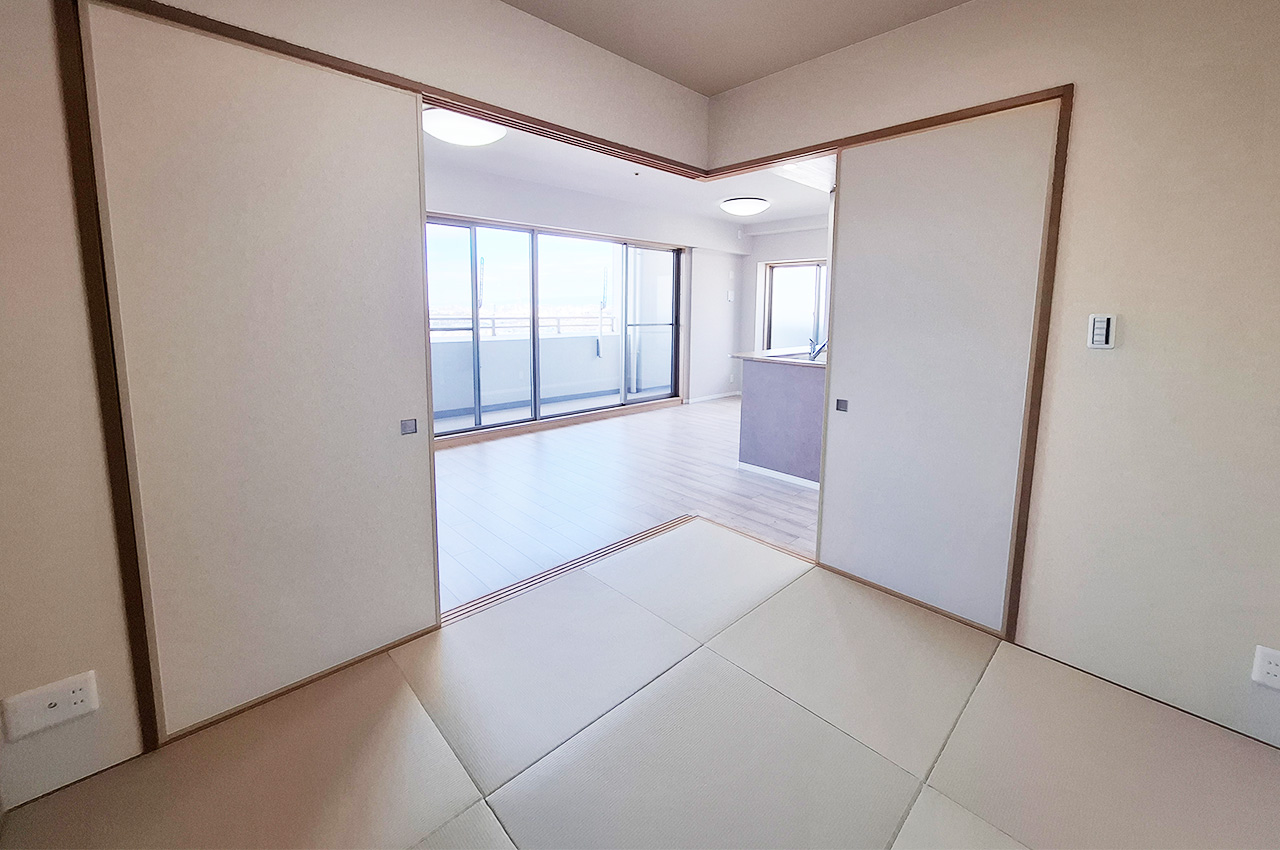 和室：寝室や客間として、また襖を開放してリビングと一体利用も可能です。