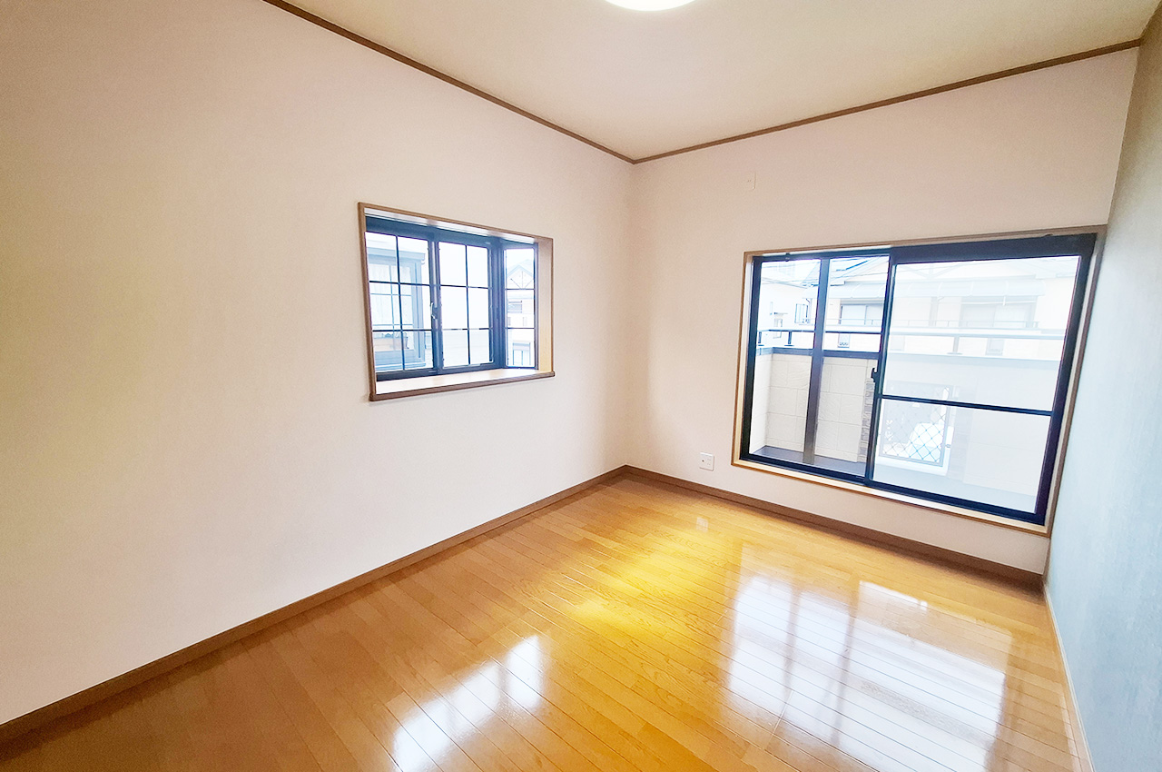 洋室3：バルコニーへ出入り可能。