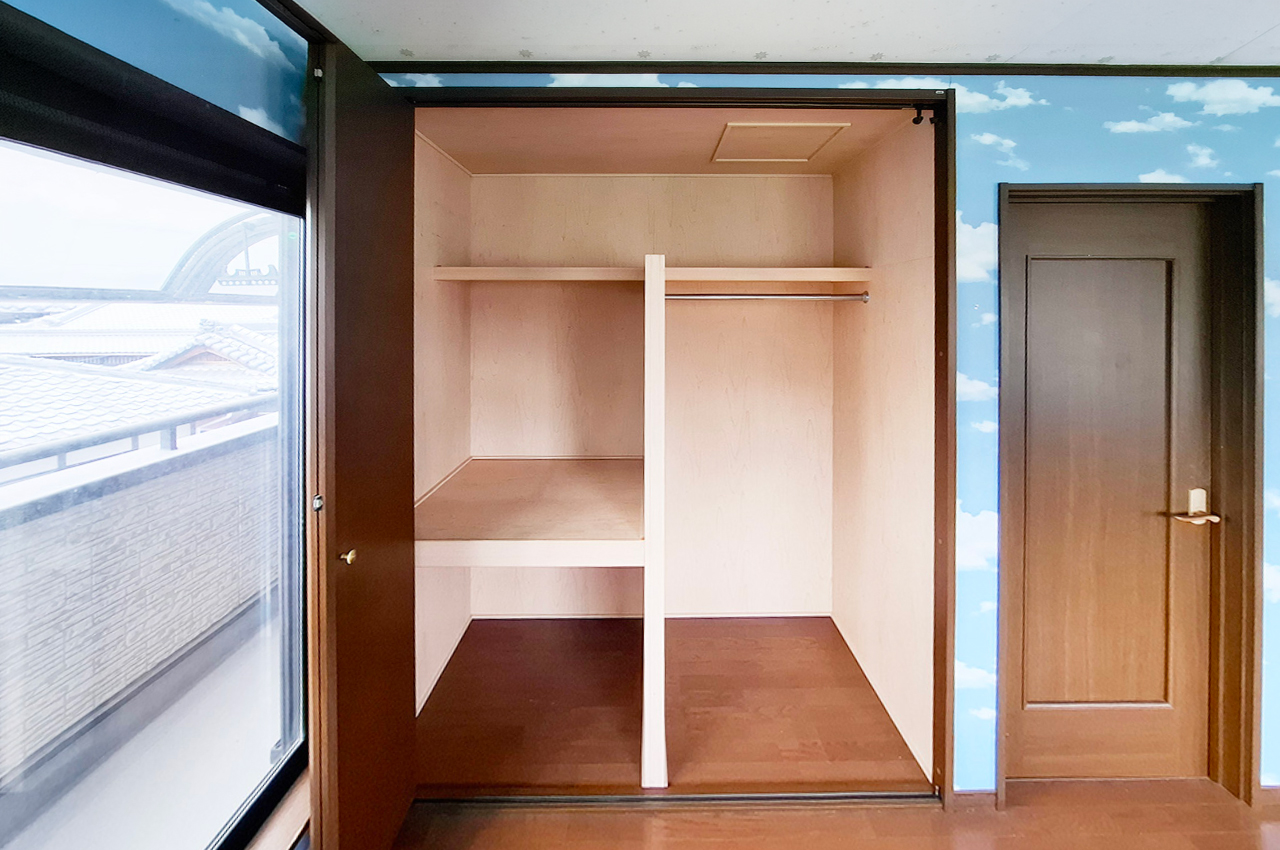 洋室1クローゼット