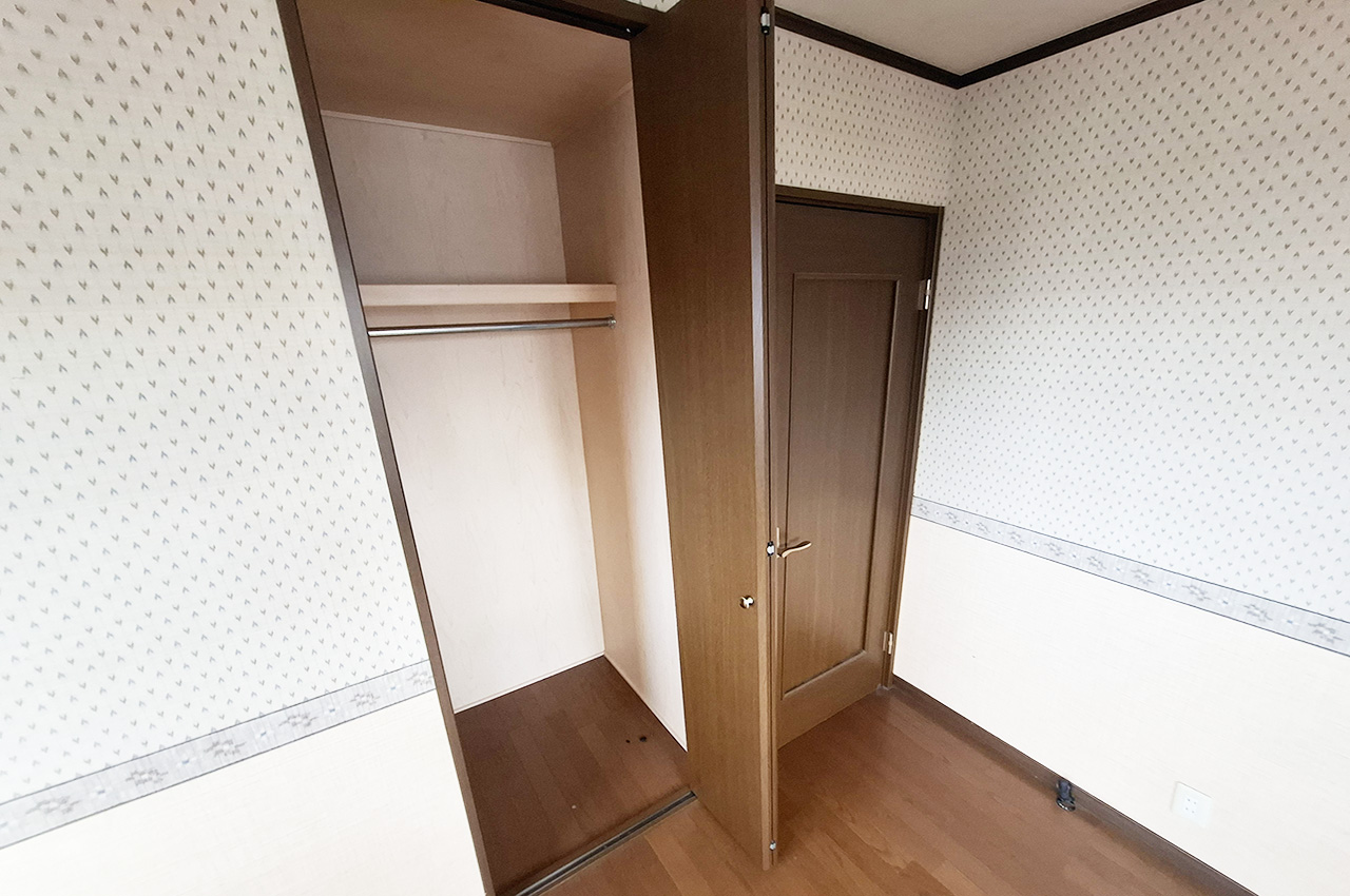 洋室2クローゼット