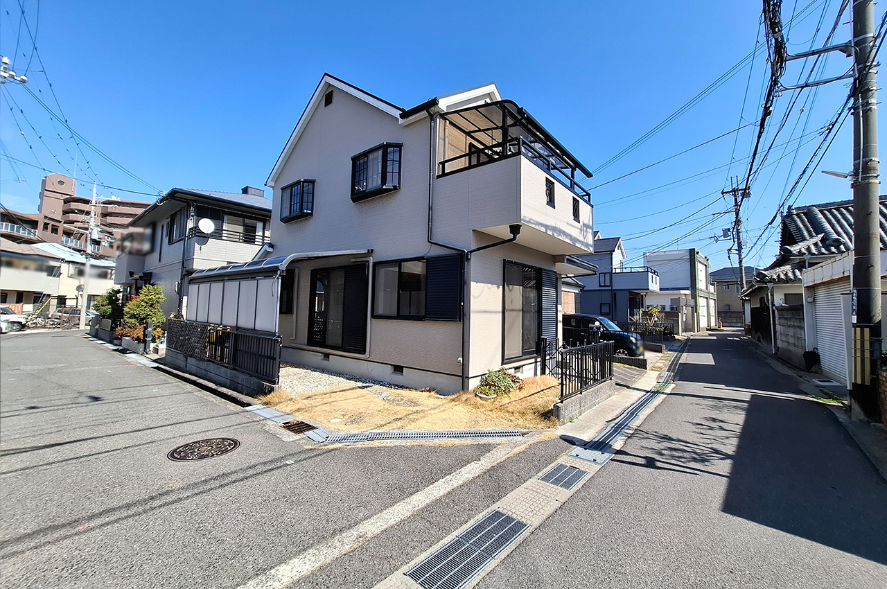 外観（カーポート・植栽・植木鉢撤去予定）