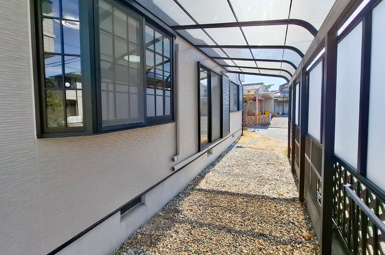 駐車スペース（カーポート撤去予定）