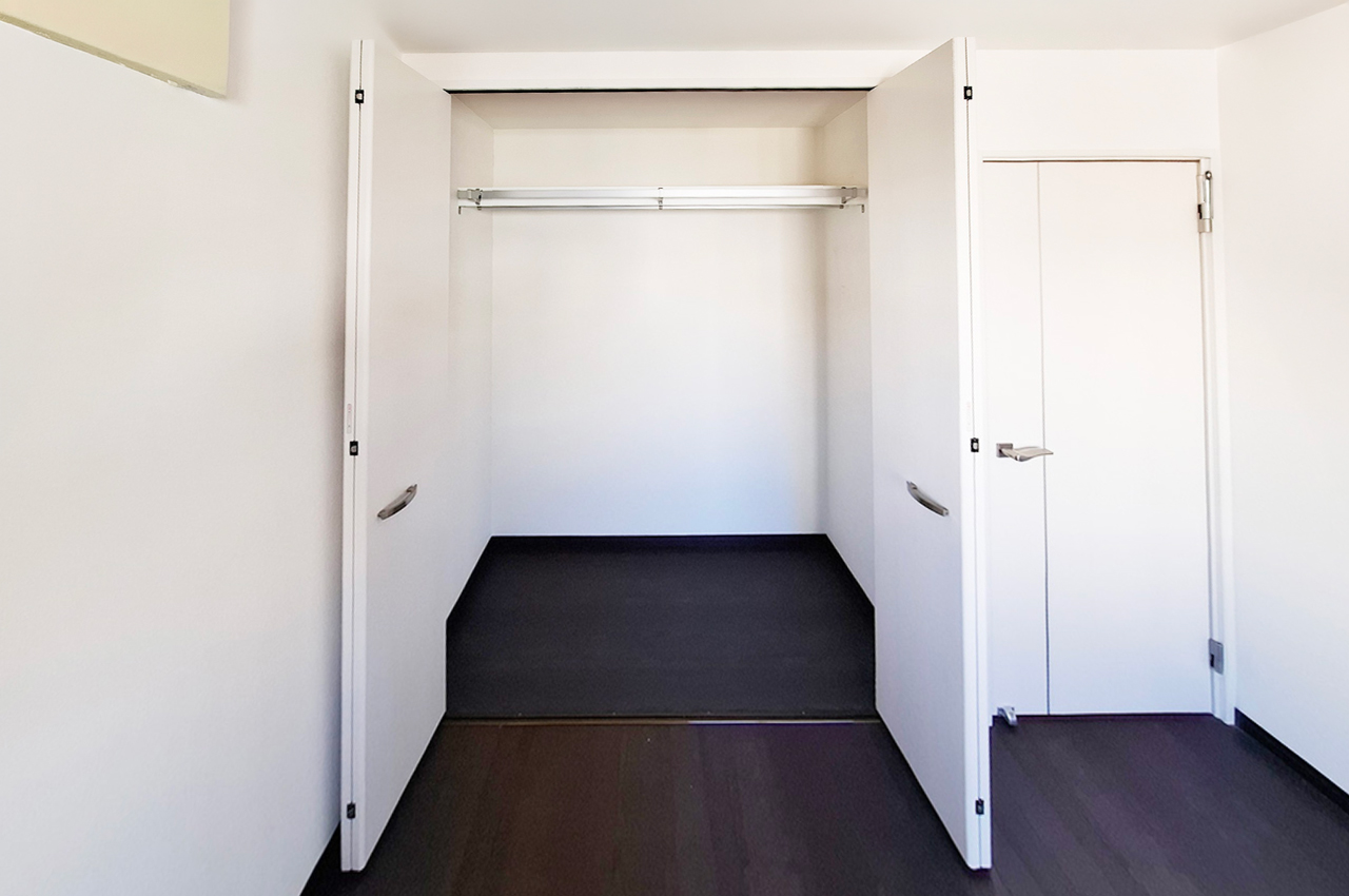 洋室1クローゼット