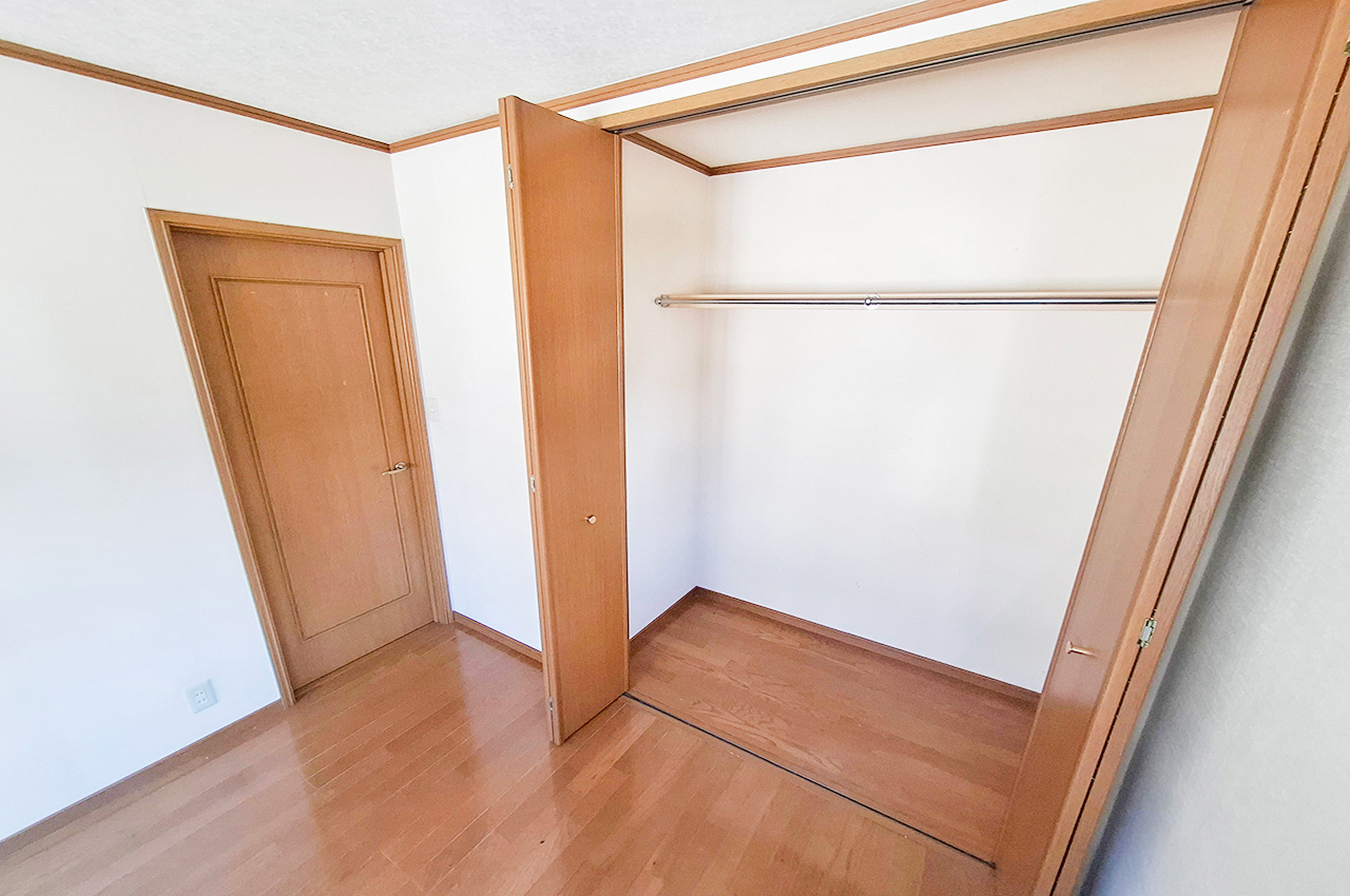 洋室2クローゼット