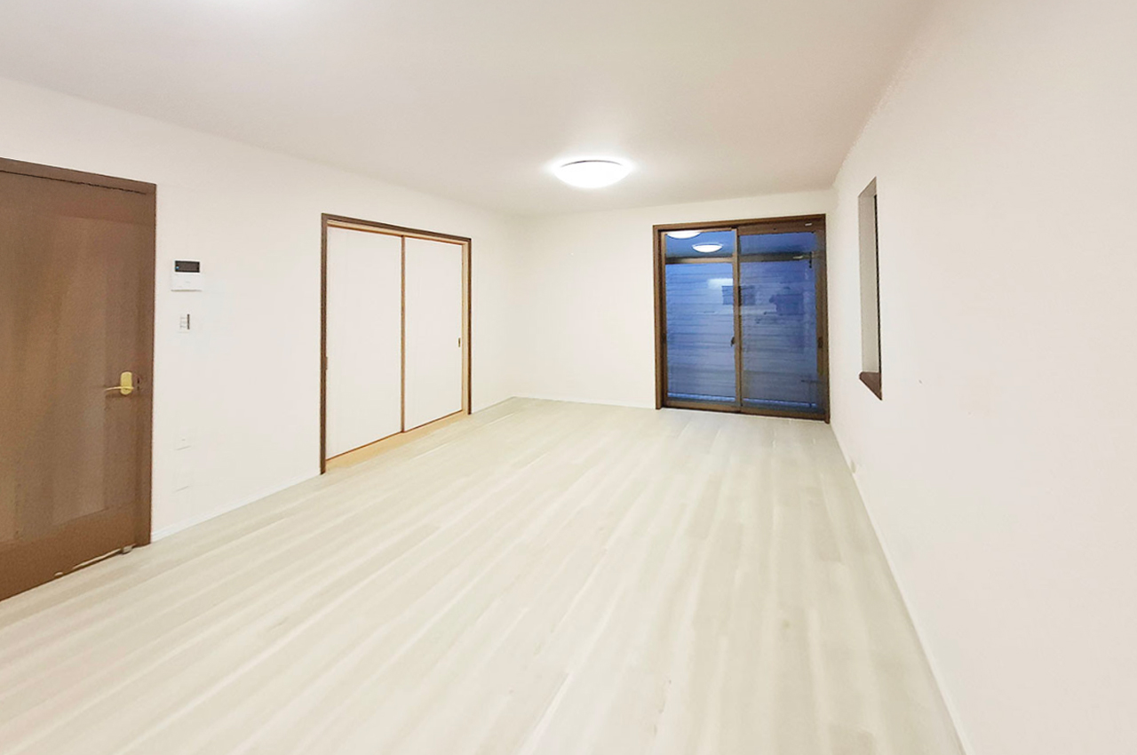 LDK 約14帖：リフォーム済みでピカピカのリビングダイニングです。