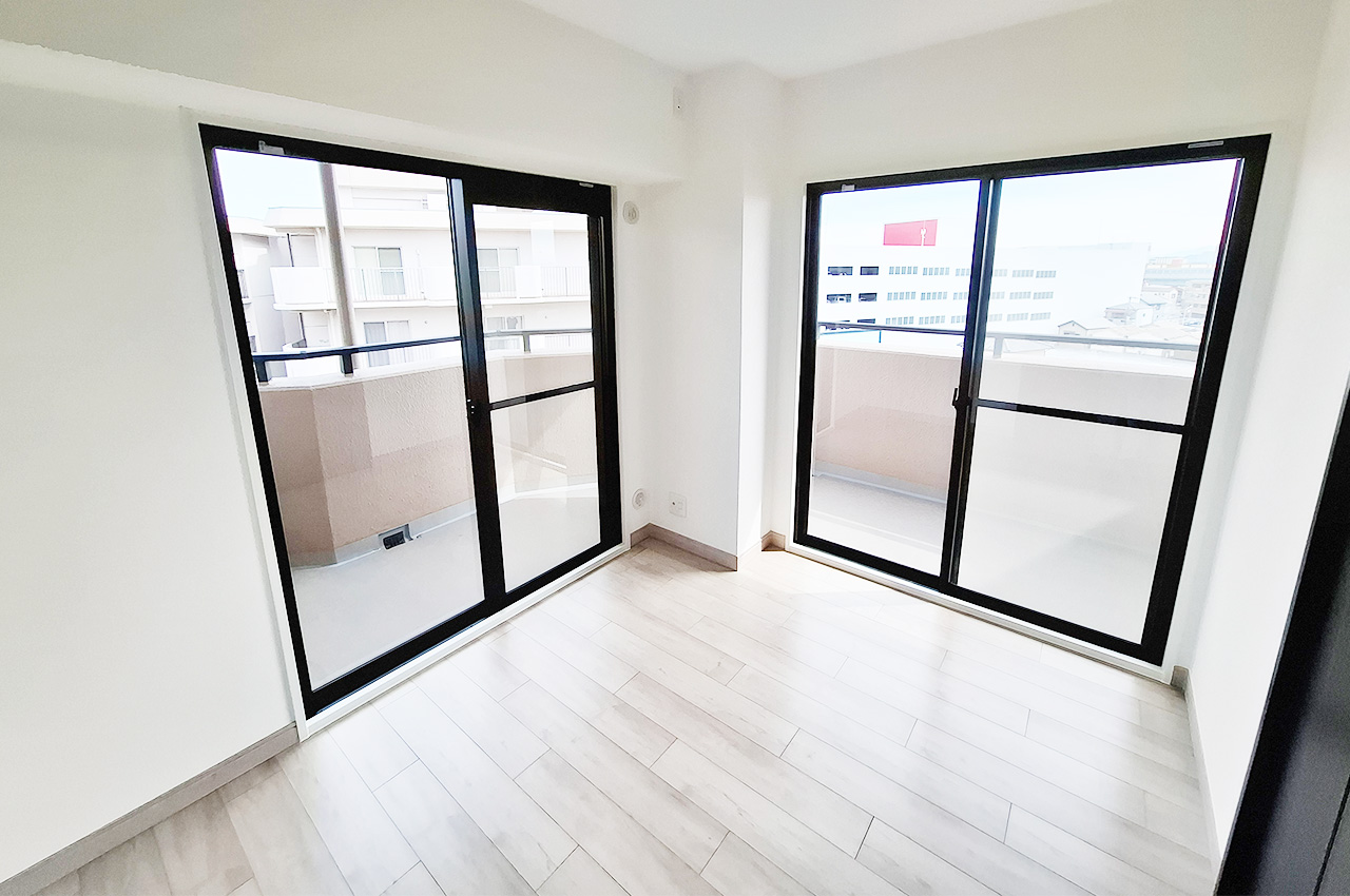 洋室3：バルコニーへ出入り可能です。