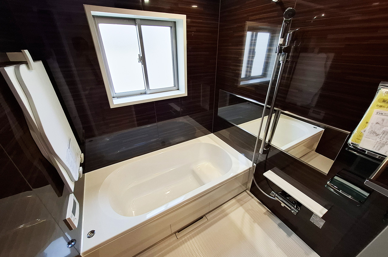 バスルーム：システムバス・浴室乾燥機を新調済み。