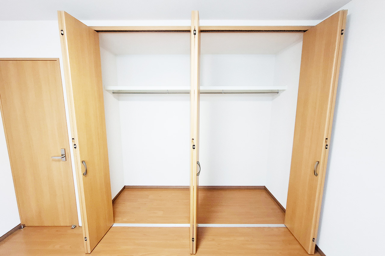 洋室2クローゼット