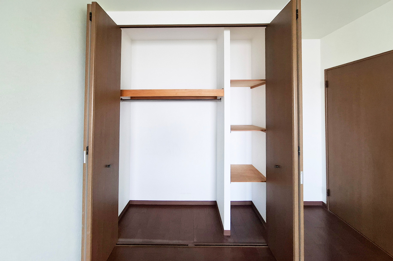 洋室1クローゼット