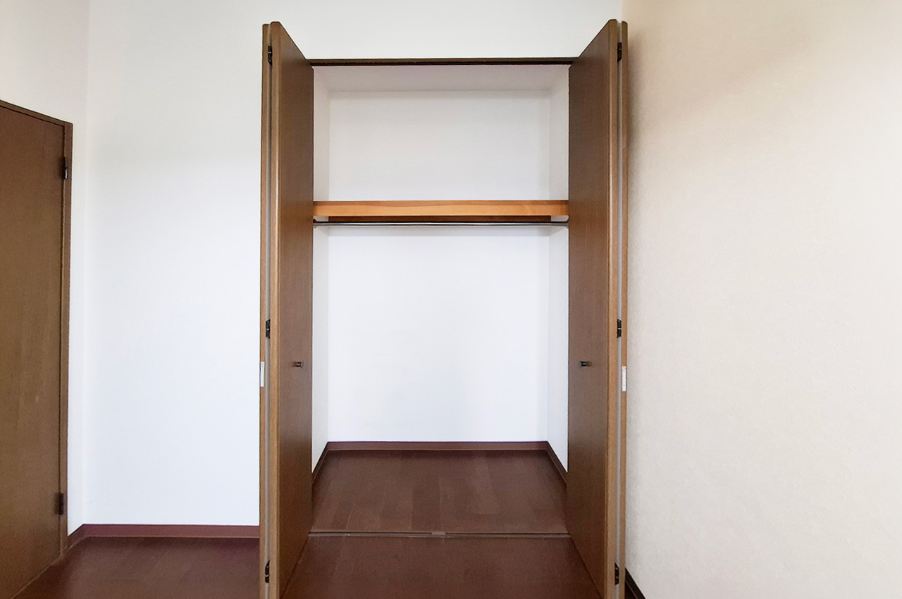 洋室2クローゼット