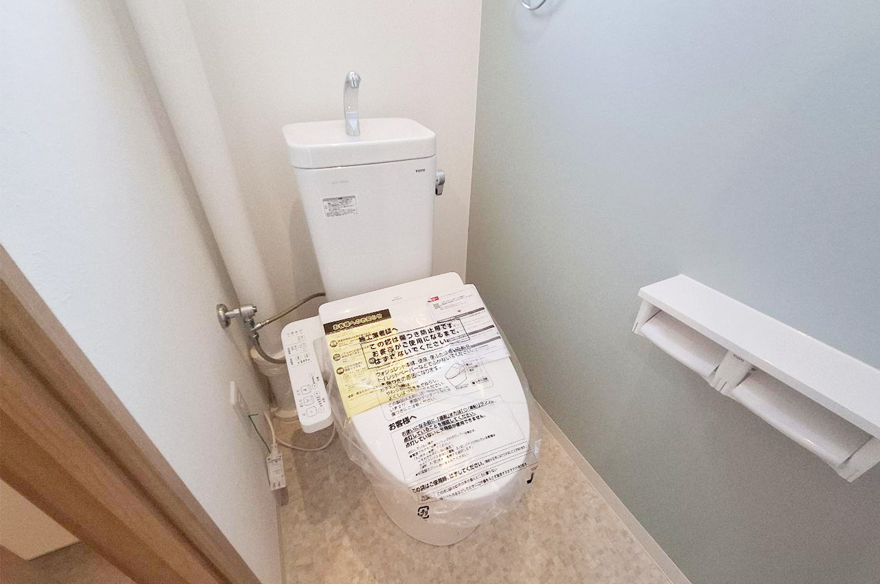 トイレ：便器・温水洗浄便座新調