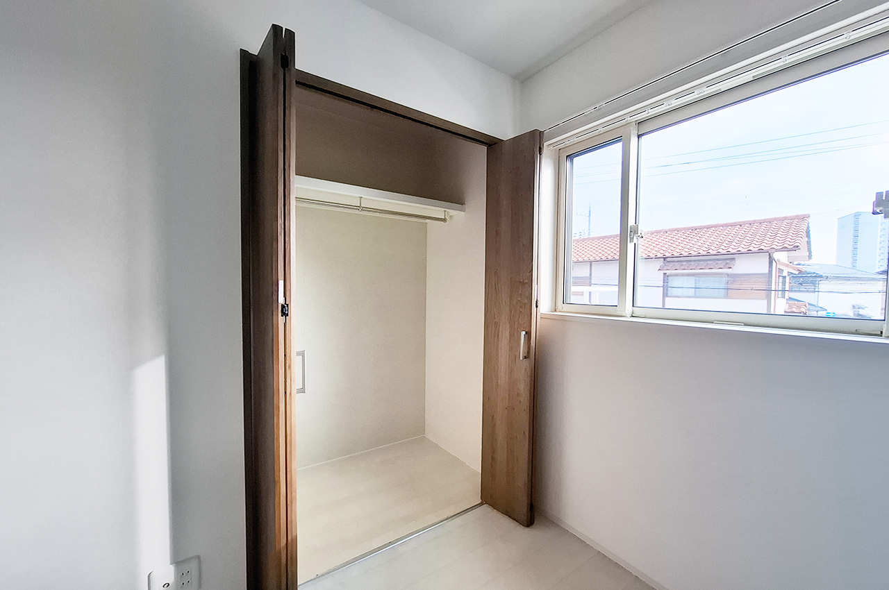 洋室1クローゼット