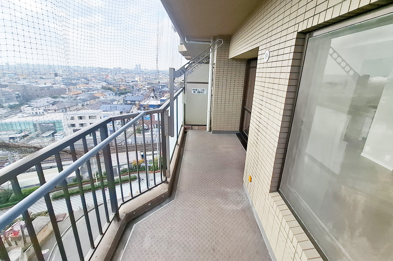 バルコニー：南向きで日当たり良好です。