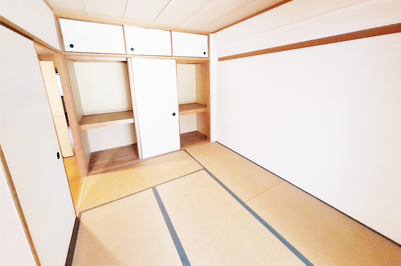 和室：整理整頓に便利な押入付きの6帖の和室です。生活スペースを広く保てます。