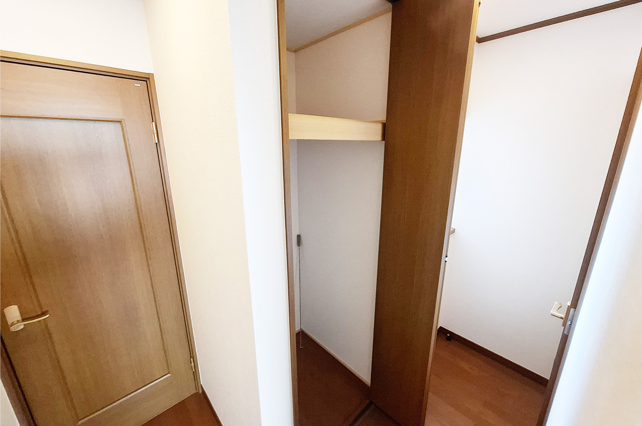 2階廊下クローゼット