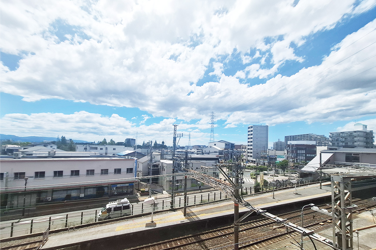 眺望：8階建ての4階部分で眺望良好です。