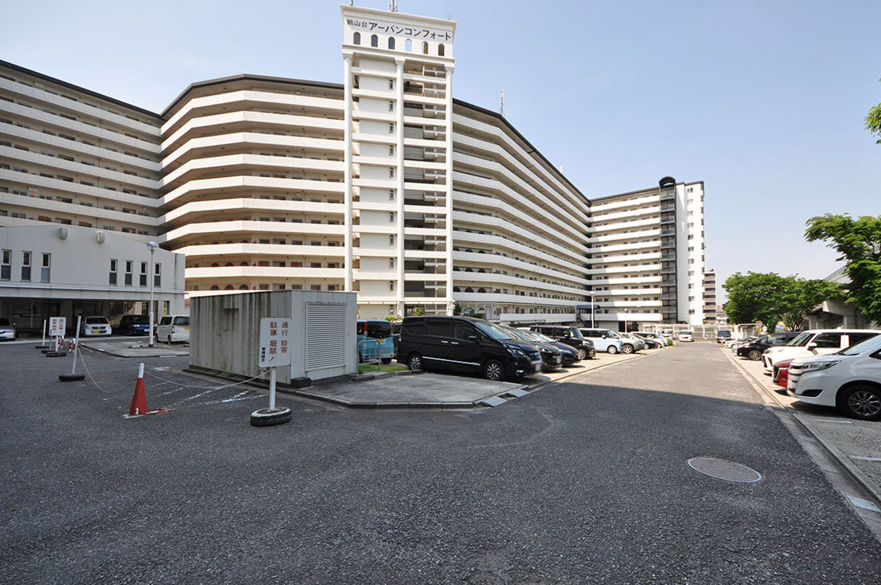 外観+駐車場