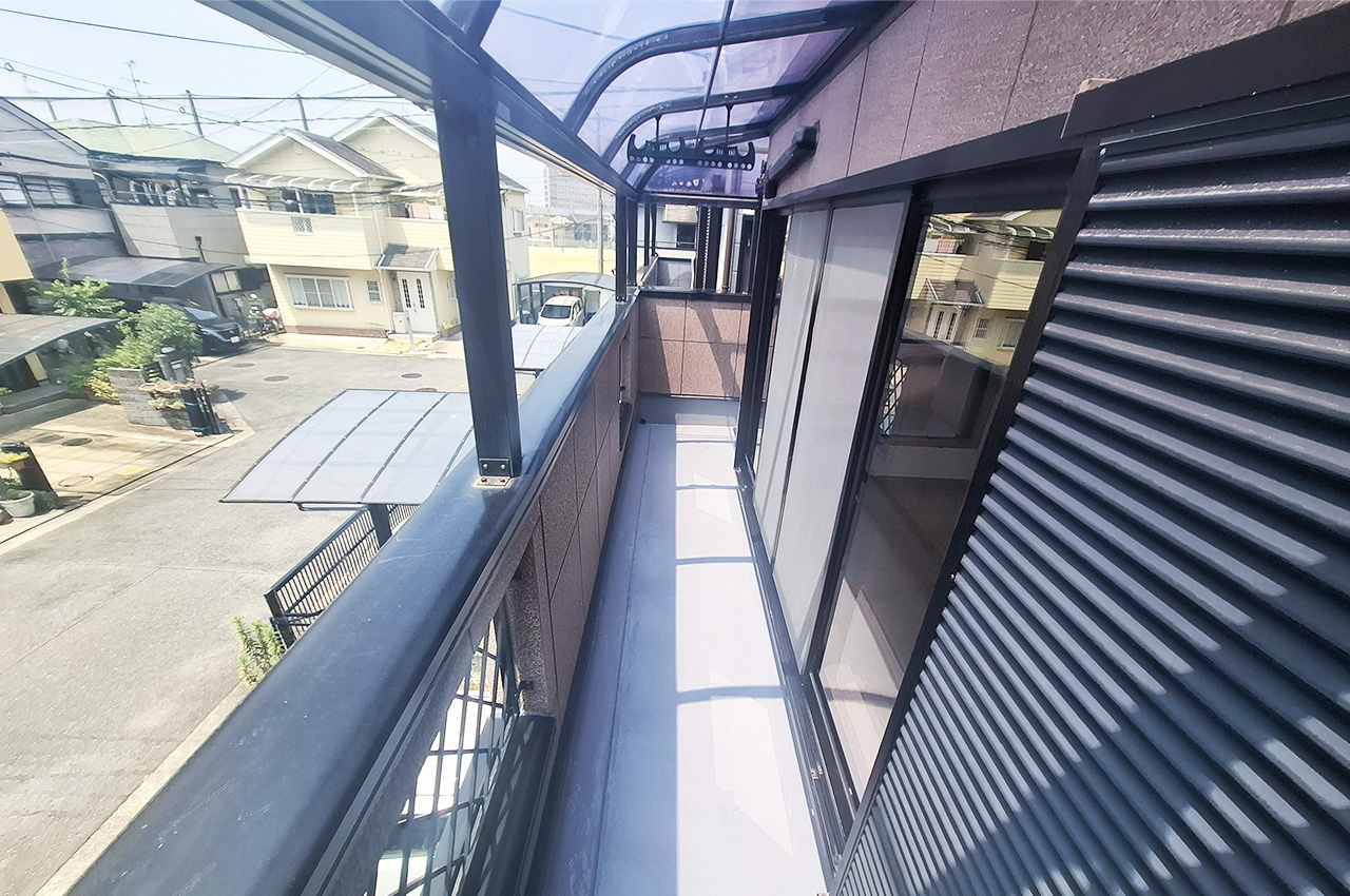 バルコニー：洋室3から出入りが可能です。テラス屋根付き。