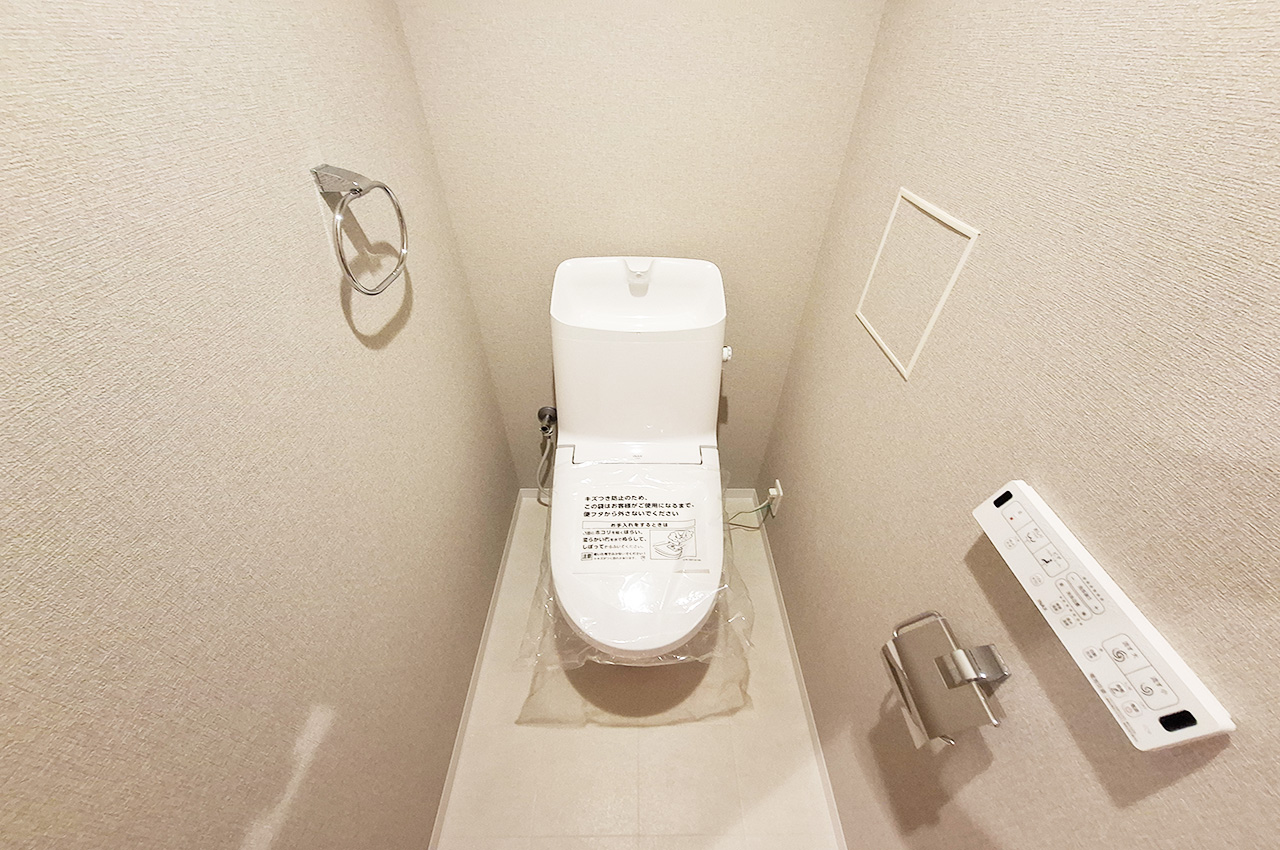トイレ：便器・温水洗浄便座を新調済み。