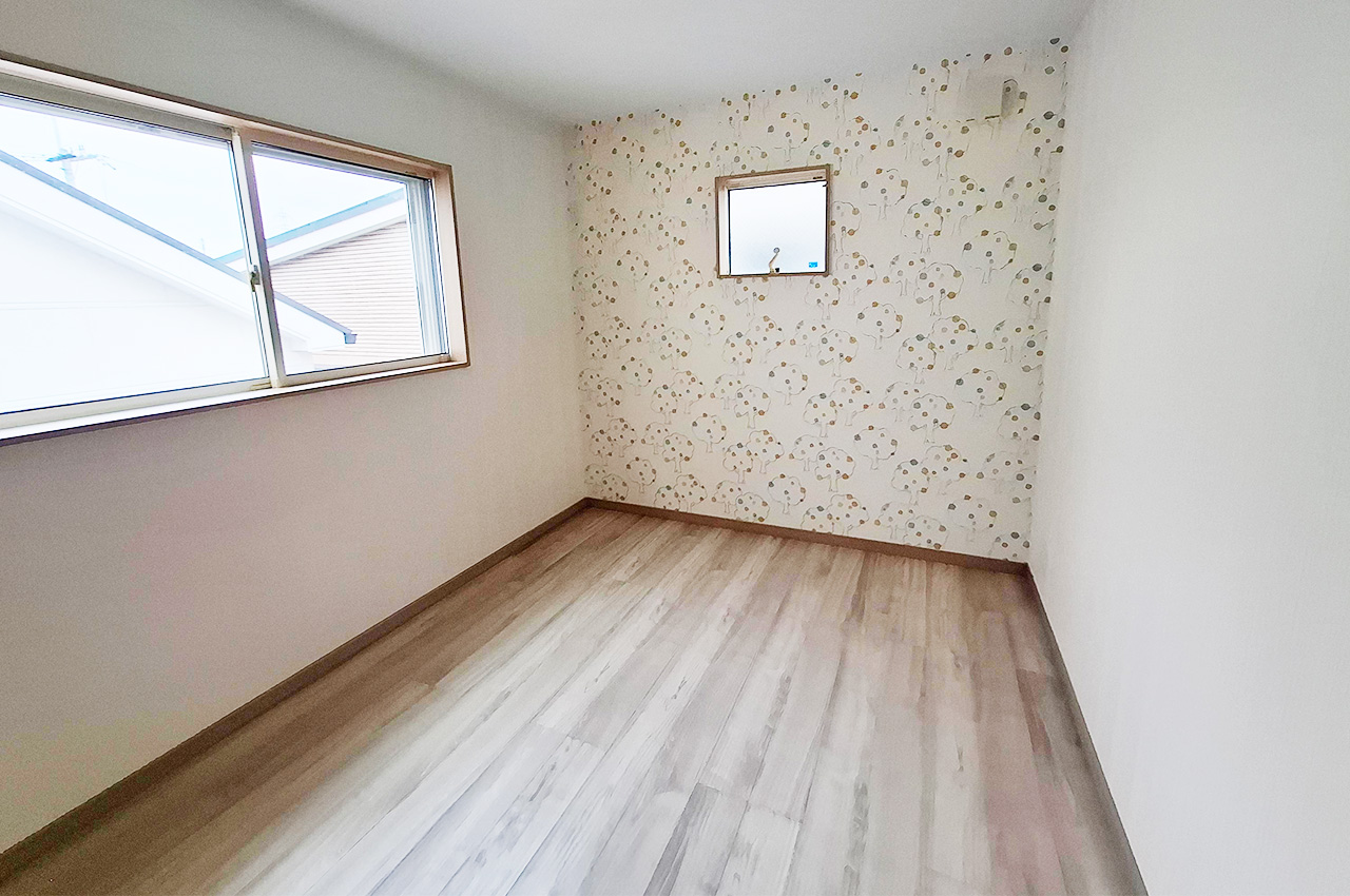 洋室3：窓が2ヶ所あり風通りの良いお部屋です。