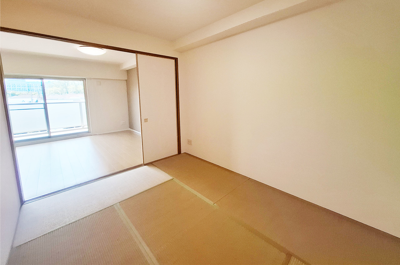 和室:LDKに隣接した6帖の和室はLDKとの続き間としても個室としても多用途に使えます。
