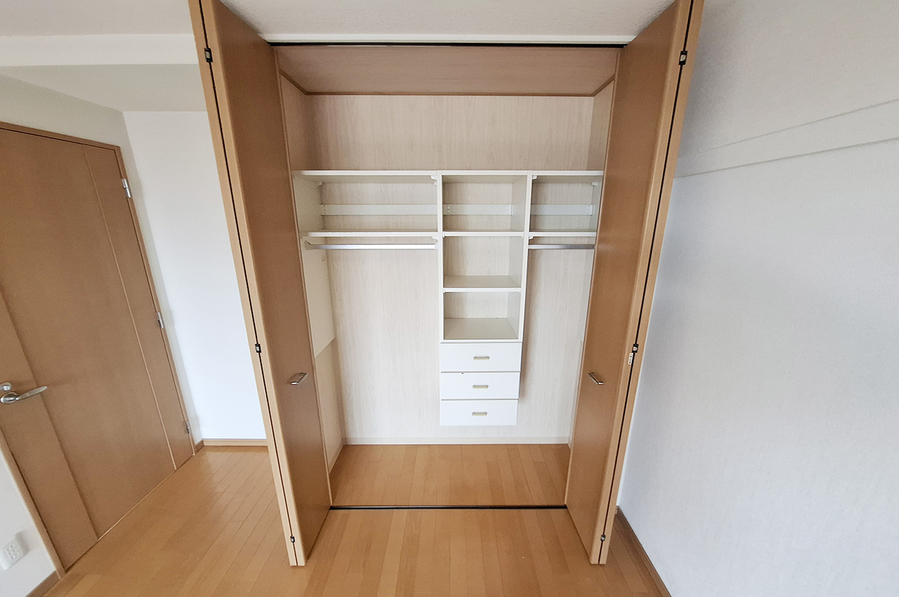 洋室1クローゼット