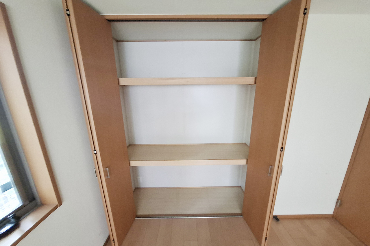 洋室1収納