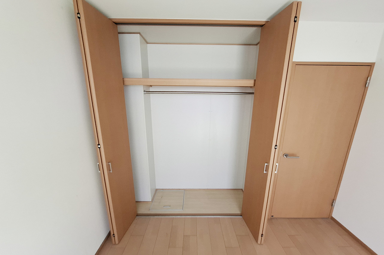 洋室2クローゼット