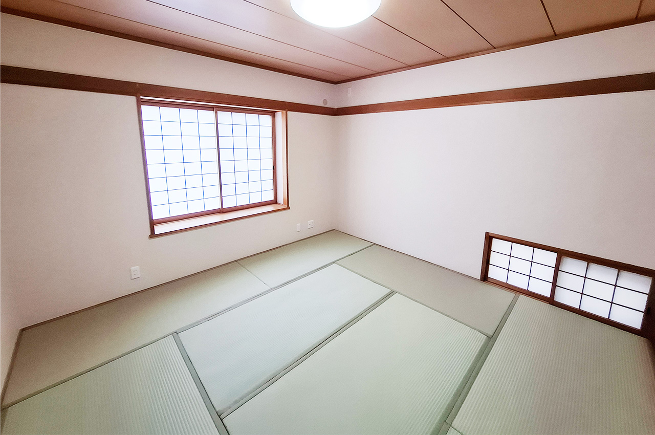 和室:クロス・障子・襖を貼替えるなどリフォーム済み。畳の表替えもしております。