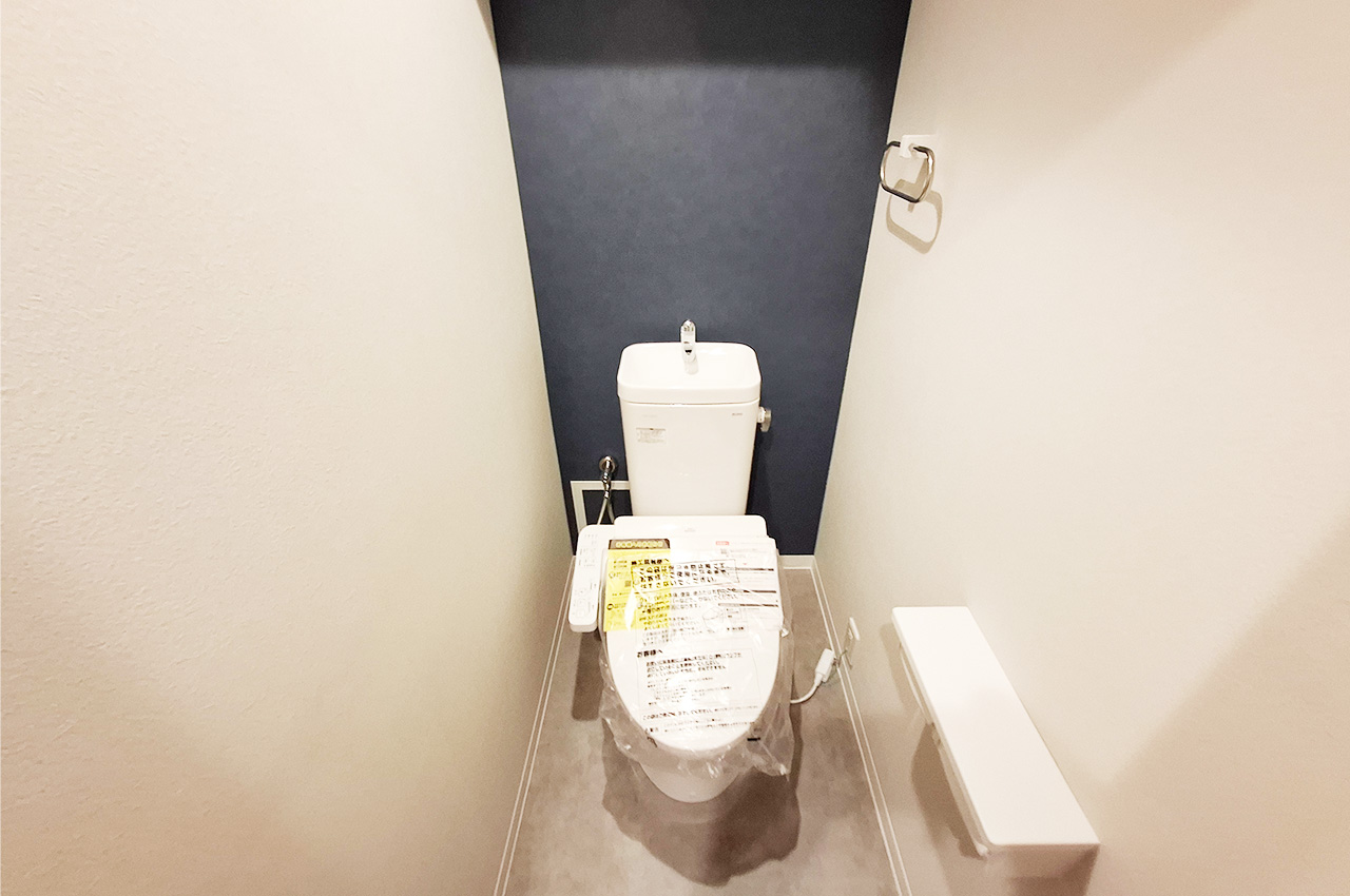トイレ:TOTOの便器・温水洗浄便座を新調済み。