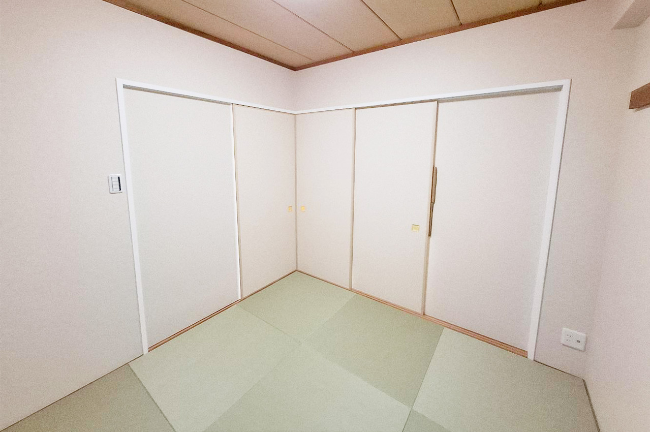 和室：ゆったりとくつろげる和室。