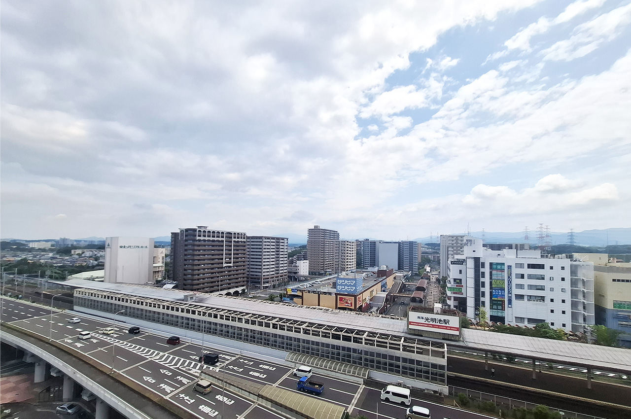 眺望：15階建ての11階部分で開けた景色を楽しめます。