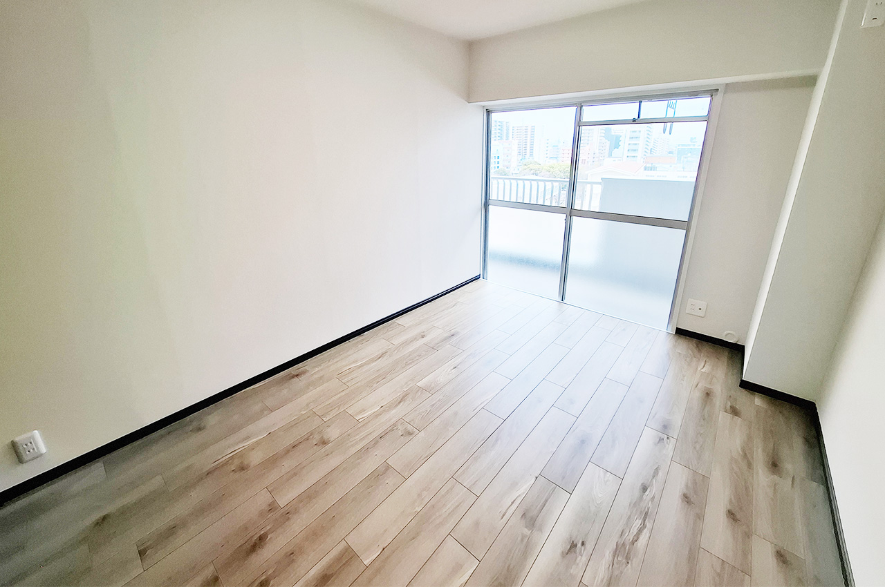 洋室1:バルコニーへの出入りができるお部屋です。