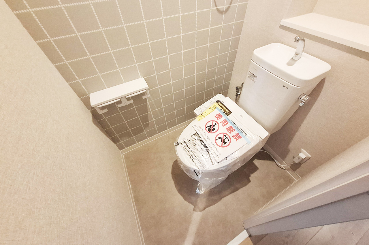トイレ:便器・温水洗浄便座を新調済み。