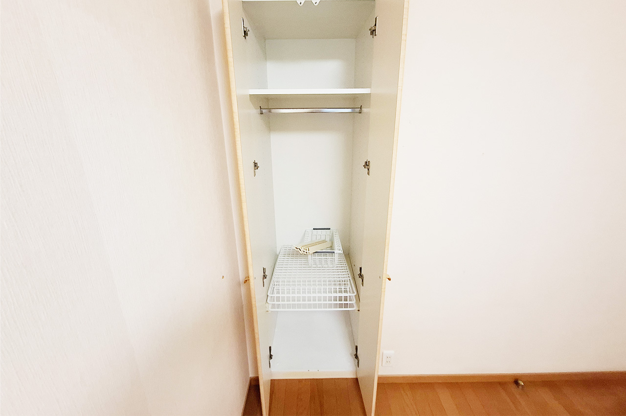 洋室2収納：整理整頓に便利で室内をすっきり使えます。