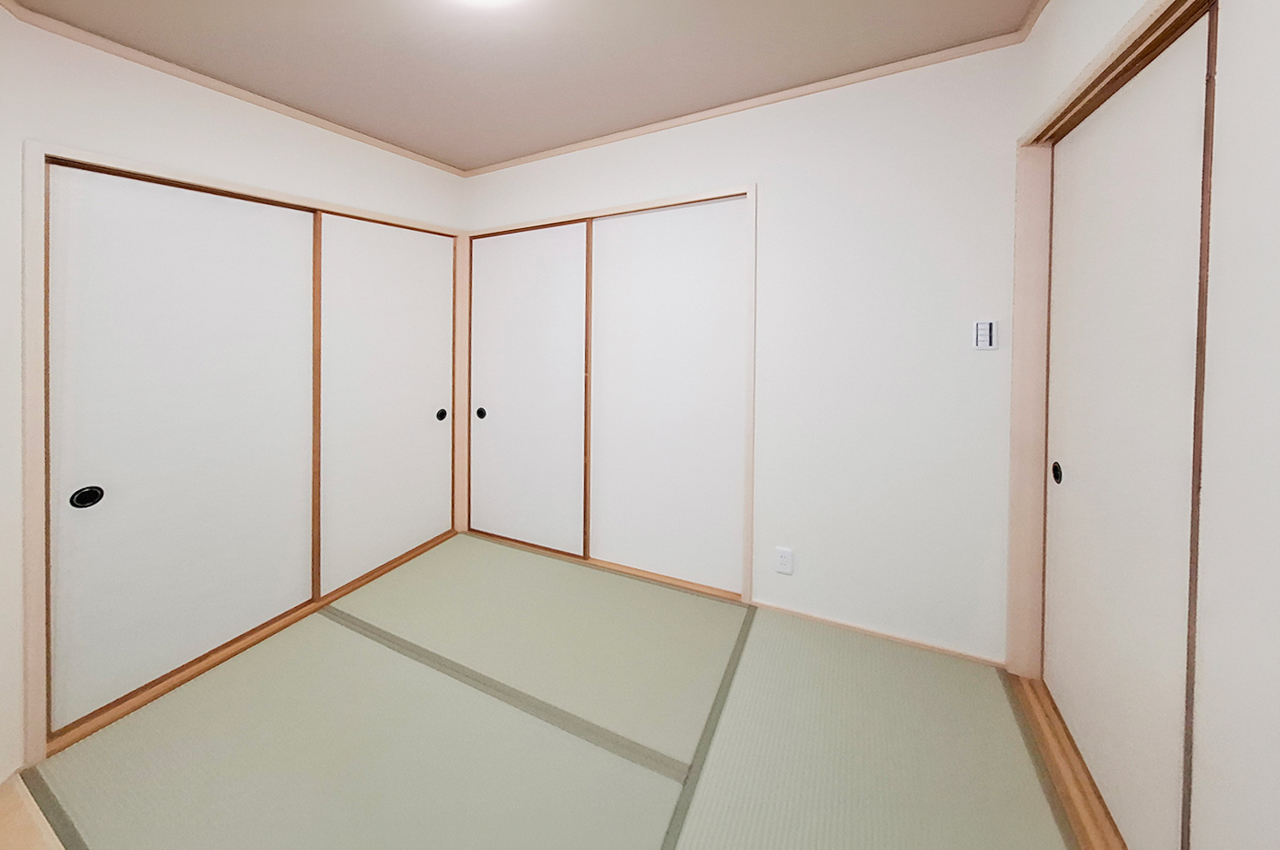 和室：LDK横にあり、家事の合間の休憩やお子様の遊び場としても活用できます。