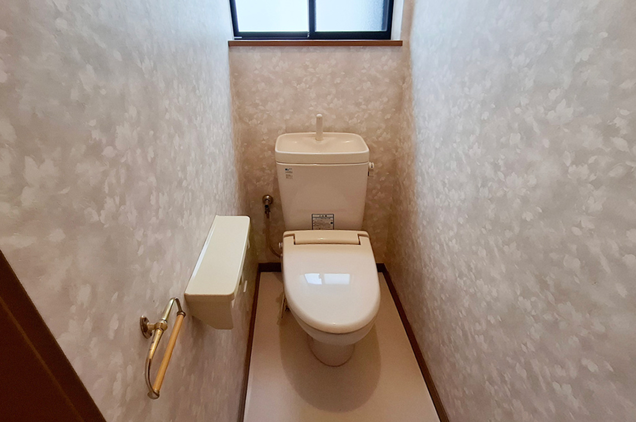 2Fトイレ：2階にもトイレがあり、忙しい朝や就寝時にも便利です。