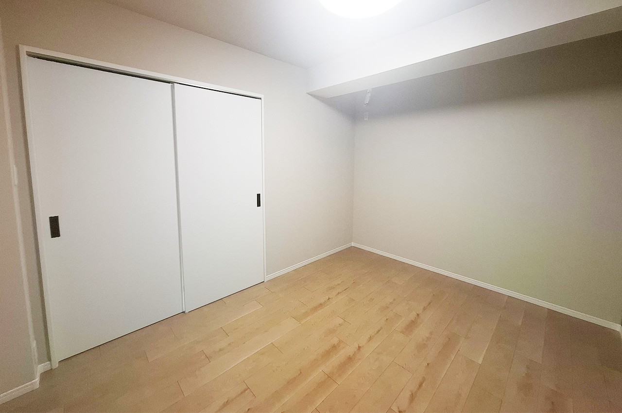 洋室3：和室を洋室へリフォームしたまっさらなお部屋です。クロスやフローリング貼替え済み。