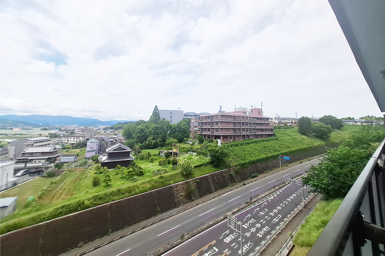 眺望：14階建ての7階部分で眺望良好。開けた景色を楽しめます。