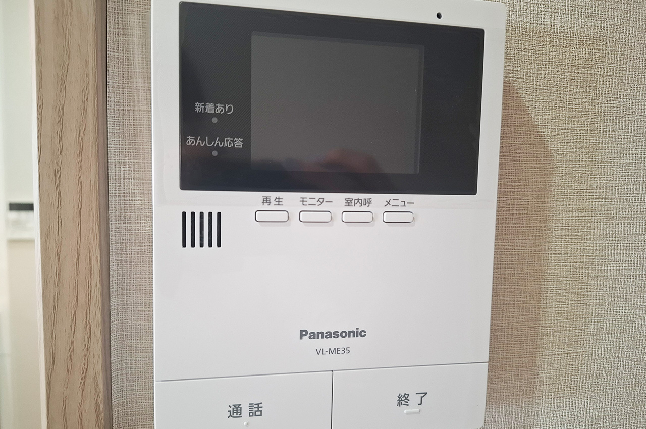 モニター付きインターホン：新調済み。モニター付きで来客時も安心です。