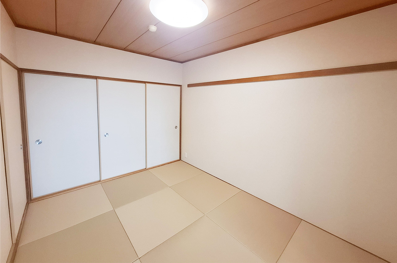和室：6帖の和室は押入付きで整理整頓ラクラク。廊下とLDKから出入り可能な2way動線。
