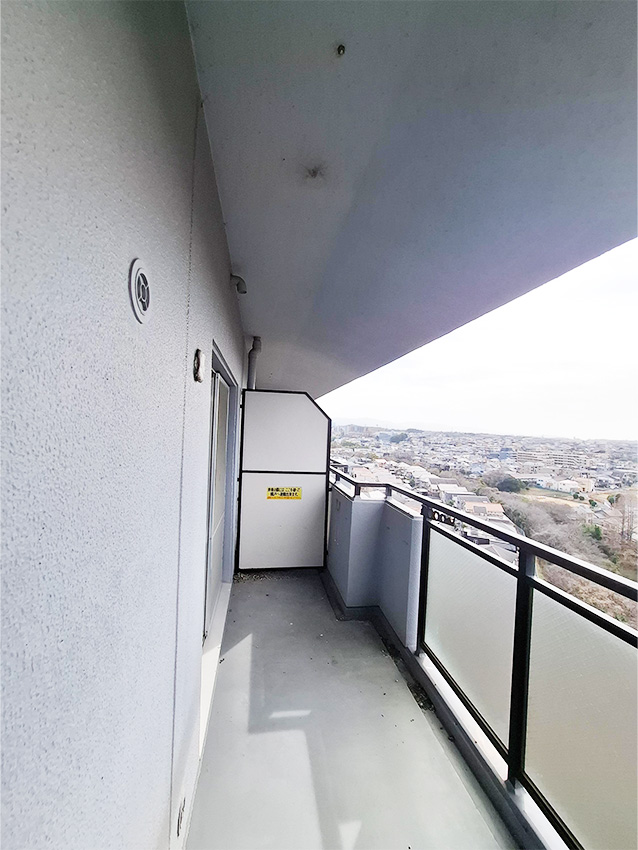 バルコニー：15階建て14階部分につき眺望良好です。LDKから出入りできます。