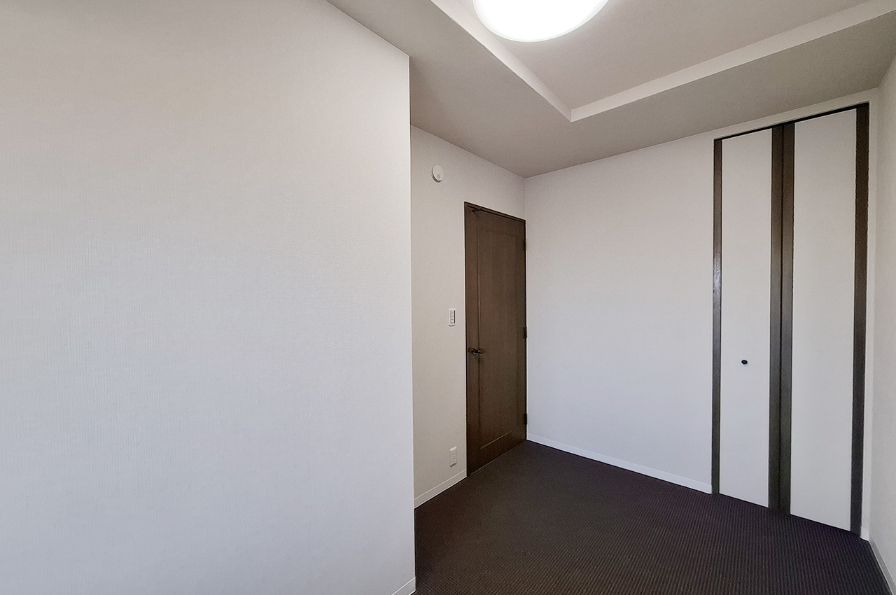洋室2：約4.6帖のお部屋。子供部屋や趣味部屋など多用途に活用できます。
