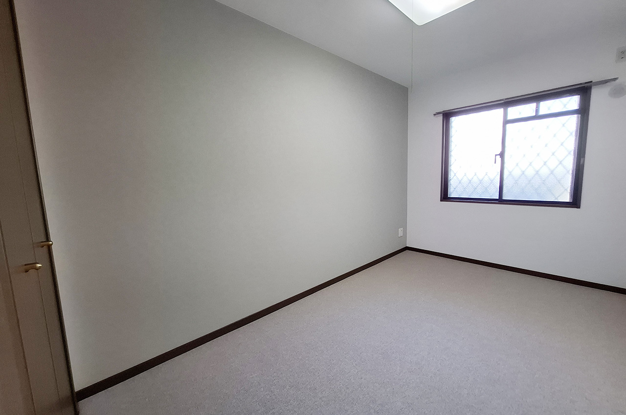 洋室：窓付きで、換気がしやすいお部屋です。