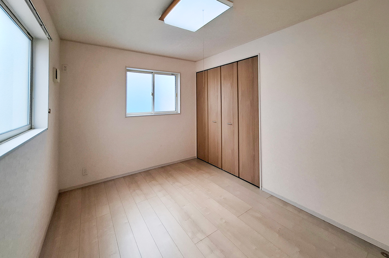 洋室3：約6帖の洋室。子供部屋や趣味部屋など多用途に活用できます。