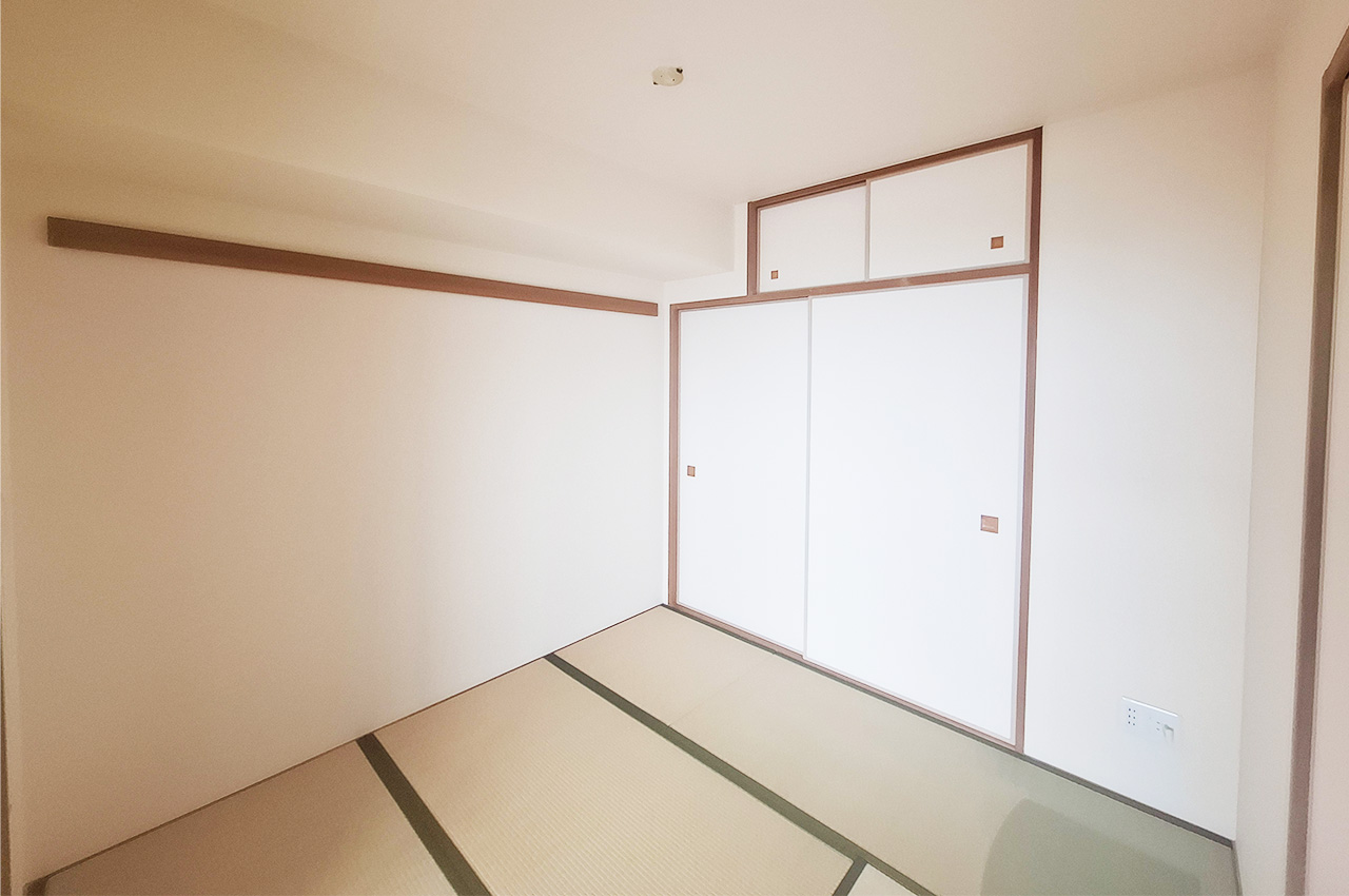 和室：押入収納付きで布団などもすっきりと片付けられます。